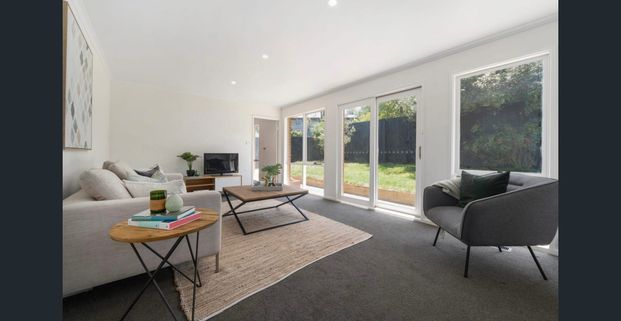 Cul-de-Sac Family home - Photo 1