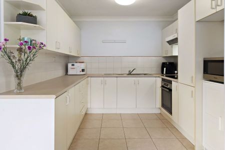 Single Level Duplex - Photo 2