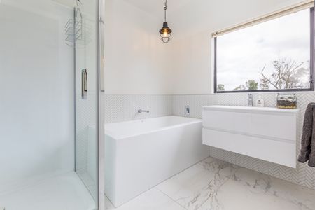 Property Management24 West End Road, Herne Bay - House for Rent - Photo 2