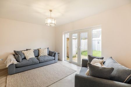 5 bedroom House To Let Total Size: 1098 SQ FT - Photo 2