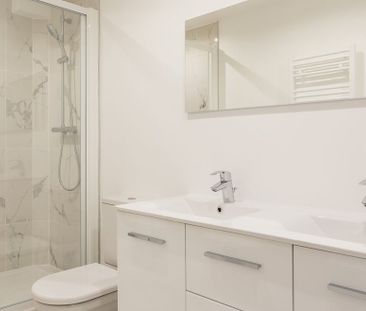 Chambre entièrement meublée et équipée de 23,65 m² avec salle de ba... - Photo 4
