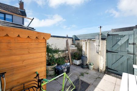 2 bedroom terraced house to rent - Photo 5