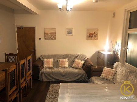 7 bedroom end of terrace house to rent - Photo 2