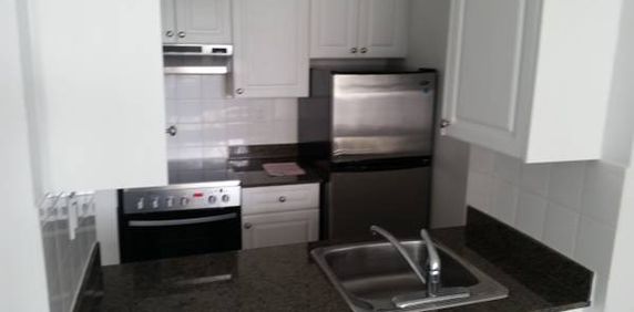 One bedroom for rent, January 1st. - Photo 2