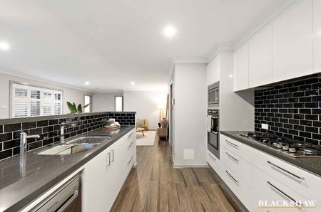 Beautiful Family home set in the popular family suburb of Casey - Photo 3