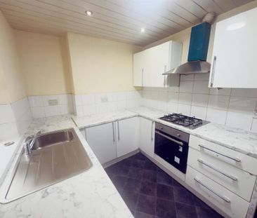 4 bedroom terraced house to rent - Photo 6