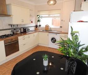 1 bedroom in a house share to rent - Photo 6