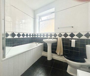 2 bed upper flat to rent in NE16 - Photo 6