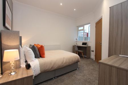 7 bedroom house of multiple occupation to rent - Photo 4