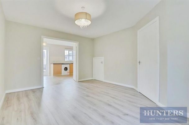 3 bedroom House To Let Total Size: 894 SQ FT - Photo 1