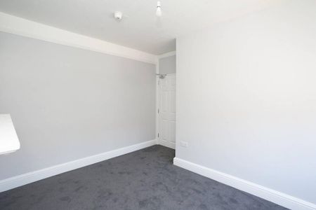 4 bedroom terraced house to rent - Photo 4