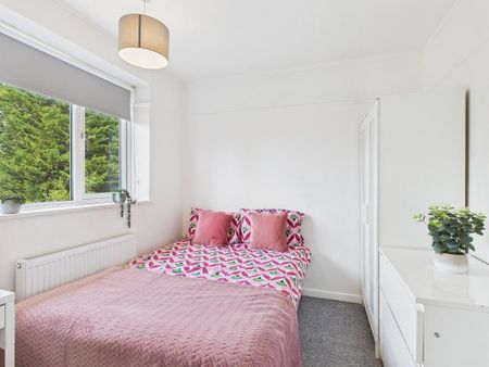 4 bedroom terraced house to rent - Photo 4