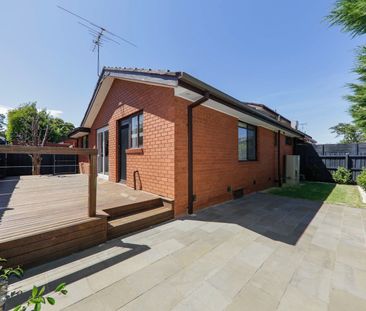 Modern Two Bedroom Unit in Prime Burwood Location - Photo 4