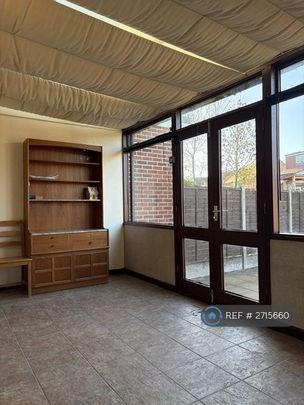 3 bedroom terraced house to rent - Photo 1