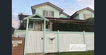 Very Appealing & Convenient Townhouse - Photo 5