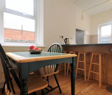 4 bedroom terraced house to rent - Photo 1