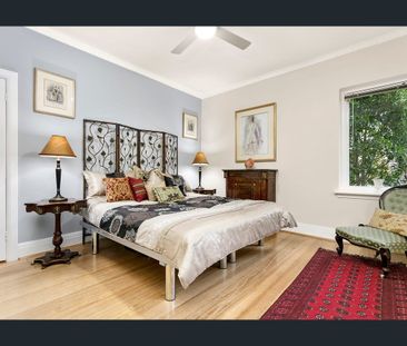 Fabulous Art Deco Townhouse - Photo 5