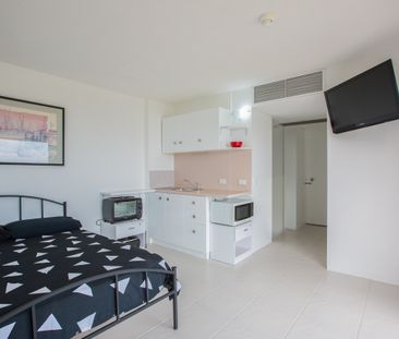 $460 per week / $1,840 Bond - Photo 5