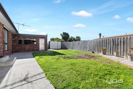 32 Concord Circuit, ALBANVALE - Photo 3