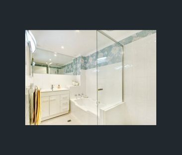 4 Bedroom Apartment & Water Views - Photo 3