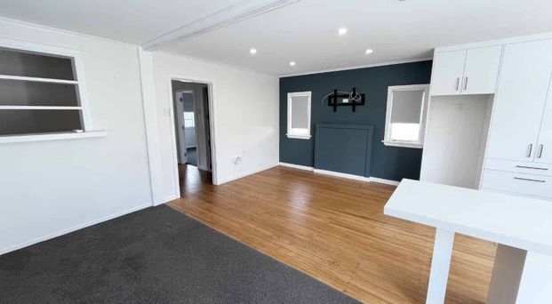 Newly Renovated Gem in Prime Hamilton East Location - Photo 1