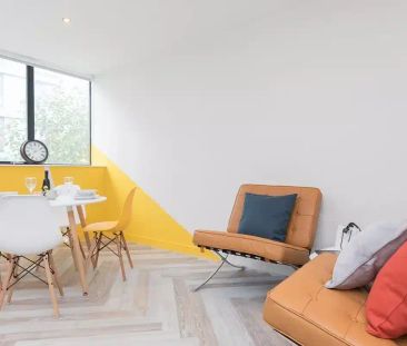 Large Studio Apartment - Photo 1