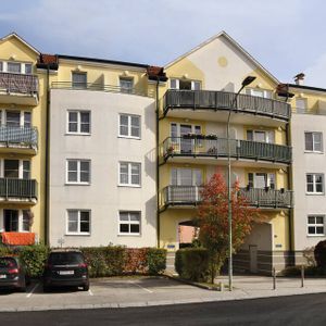 Geräumige 3 Zimmer - Wohnung ideal für Familien - Photo 2