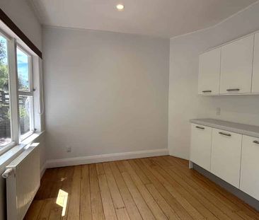 Character-Filled 4 Bedroom Family Home with Stunning Nelson Views - Photo 3