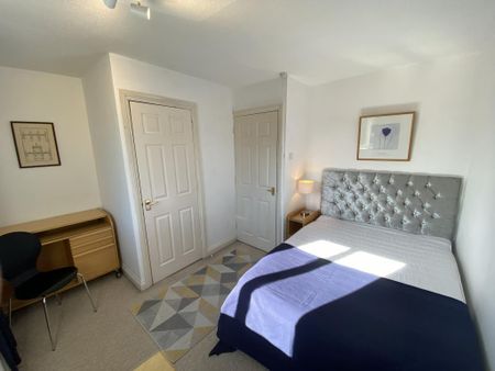 3 bedroom semi-detached house to rent - Photo 3