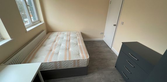 Room in a Shared House, Tokyngton Avenue, HA9 - Photo 2