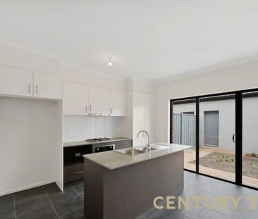 Modern Home, Great Location - Photo 4