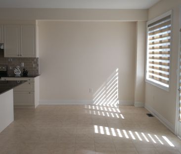 For Lease - 37 Ladder Crescent, East Gwillimbury, Ontario - Photo 5