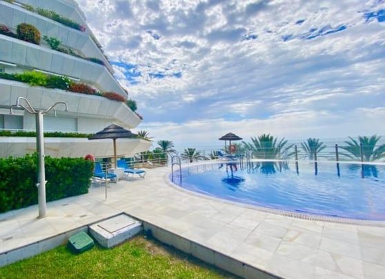 Exclusive apartment for rent with unbeatable sea views!!! - Photo 1