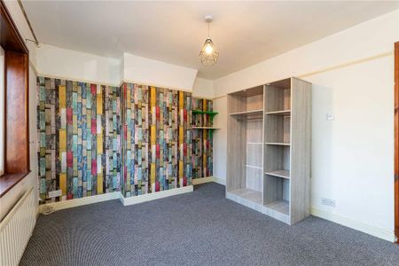 2 bedroom end of terrace house to rent - Photo 3