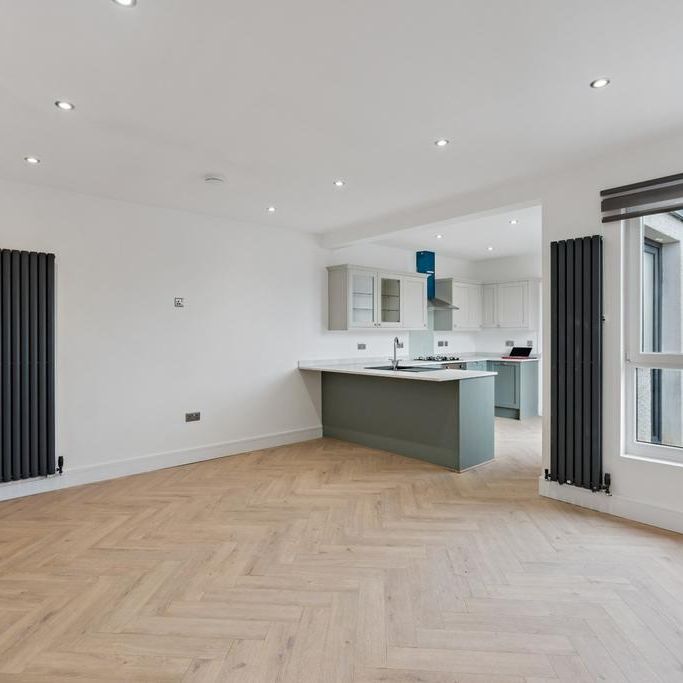 3 bedroom semi-detached house to rent - Photo 1