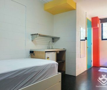 Furnished Studio Including Bills - Photo 2