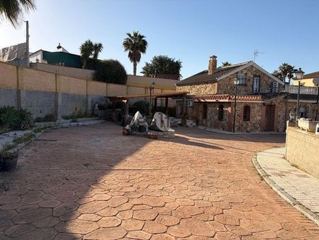 Alquiler de chalet adosado en Campanillas - Photo 3