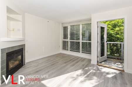 Townhouse in Downtown Vancouver, BC - Photo 4