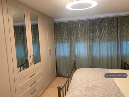 2 bedroom maisonette to rent - Photo 2