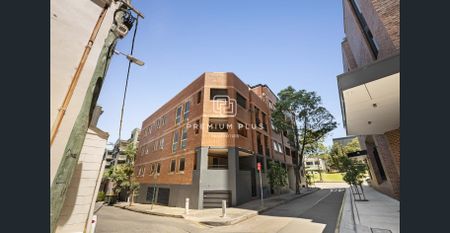 Expansive Living, Fresh Interiors & Private Entry in a great location - Photo 4