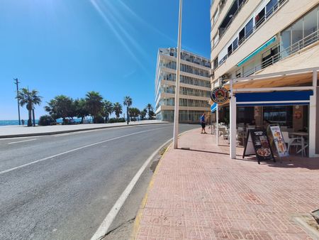 Ref.7394 2 Bedroom Apartment in Torrevieja on the seafront - Photo 5