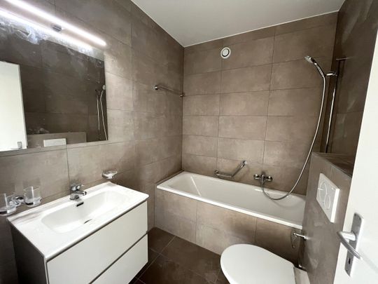 Beautiful renovated 2.5 room apartment in Yens - Photo 1