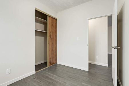 Renovated Suite - 1 Bedroom - Photo 4