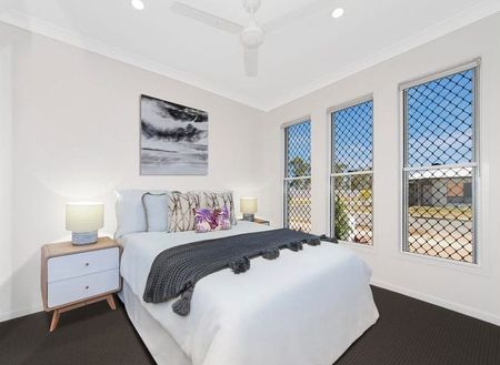 Low-Maintenance Modern Comfort in the Heart of Oonoonba! - Photo 5