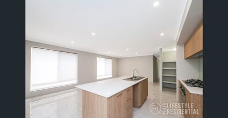 SUPER SIZE FAMILY HOME WITH THEATRE - Photo 3