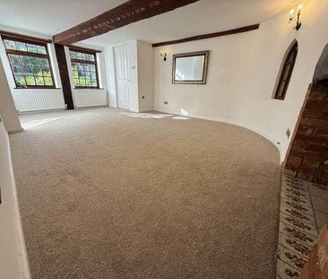 Market Place, Warminster, Wiltshire, BA12 - Photo 3