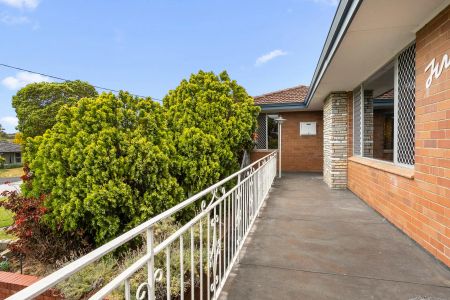 Spacious Spearwood Home With A Pool! - Photo 4