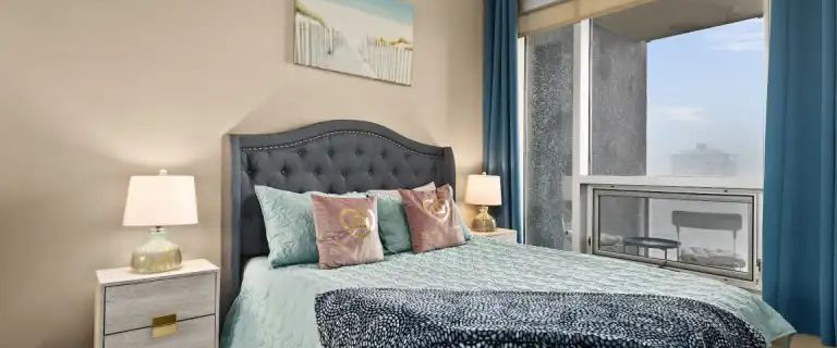 Bright Fully Furnished One Bedroom in Downtown Calgary. Free parking | 2706 - 1320 1 St SE, Calgary - Photo 1