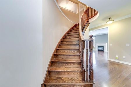 For Lease - 3113 Trailside Drive, Oakville, Ontario - Photo 3