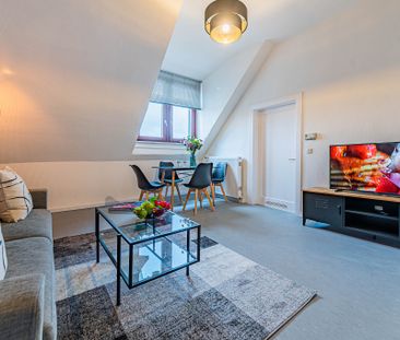 City-Residence: Schön möblierte Dachgeschoßwohnung im beliebten Nor... - Photo 2